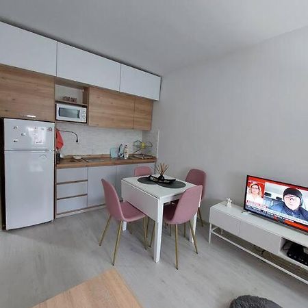 City Center Chic, Urban Apartment Скоп'є Екстер'єр фото