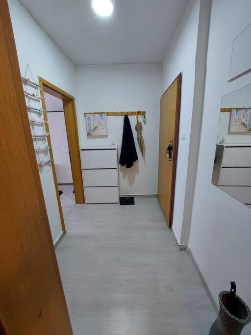 City Center Chic, Urban Apartment Скоп'є Екстер'єр фото