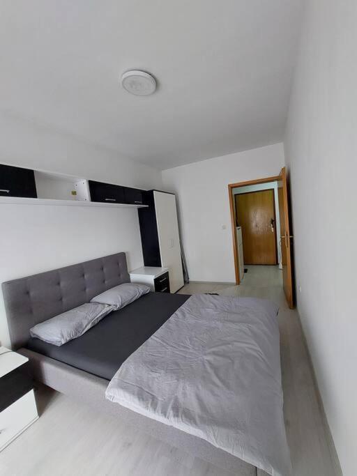 City Center Chic, Urban Apartment Скоп'є Екстер'єр фото