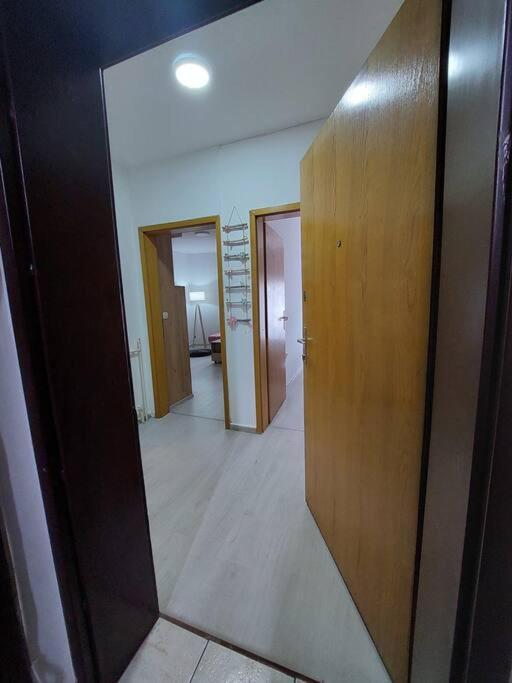 City Center Chic, Urban Apartment Скоп'є Екстер'єр фото